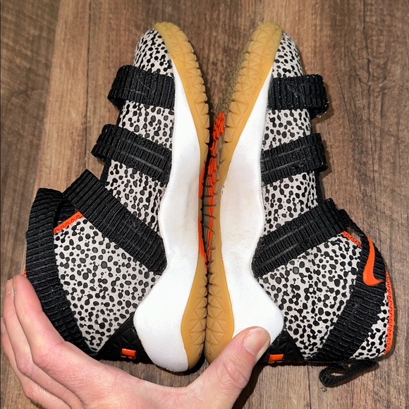 Nike LeBron Zoom Soldier 11 Safari Kids size 13.5 - Picture 6 of 6